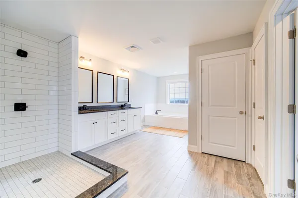 $824,999 | 64 Fox Hill Run, Rock Tavern, NY 12575