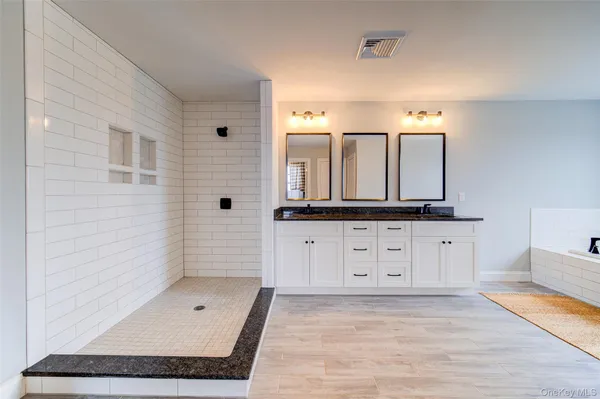 $824,999 | 64 Fox Hill Run, Rock Tavern, NY 12575