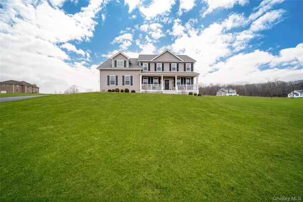 $824,999 | 64 Fox Hill Run, Rock Tavern, NY 12575