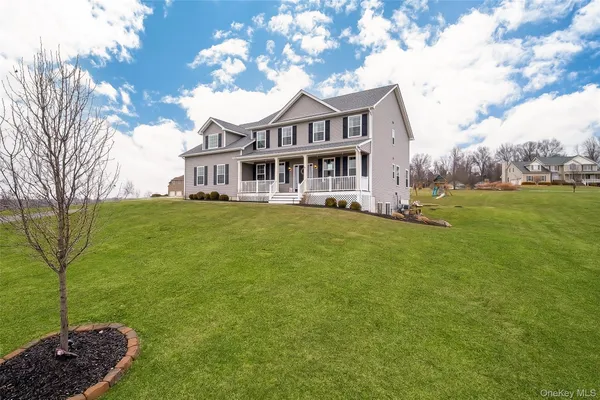 $824,999 | 64 Fox Hill Run, Rock Tavern, NY 12575