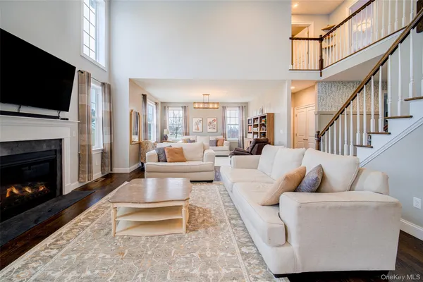 $824,999 | 64 Fox Hill Run, Rock Tavern, NY 12575