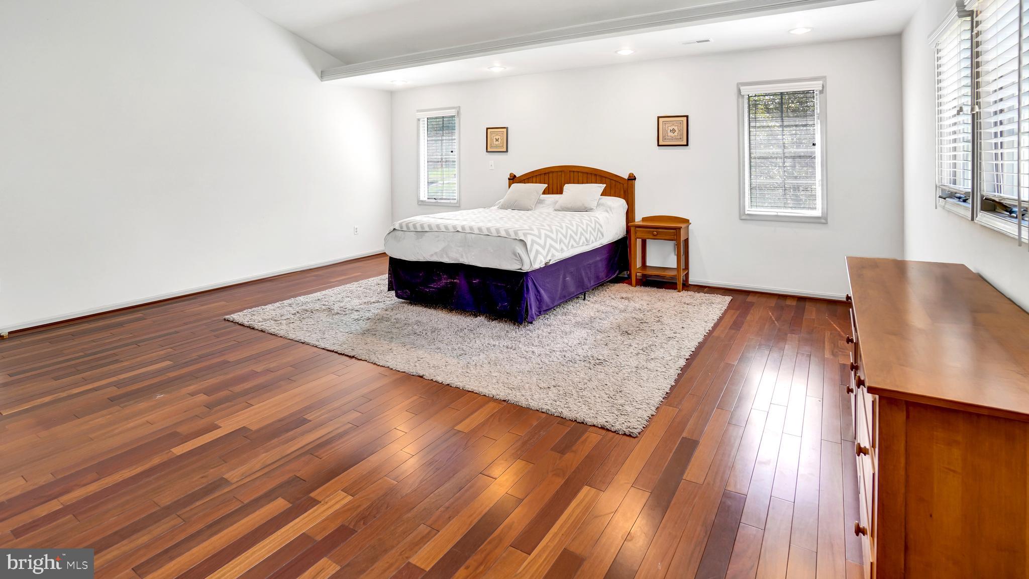 14400 Morton Hall Road Silver Spring, MD 20906 - Photo 14 of 32 Huge primary bedroom