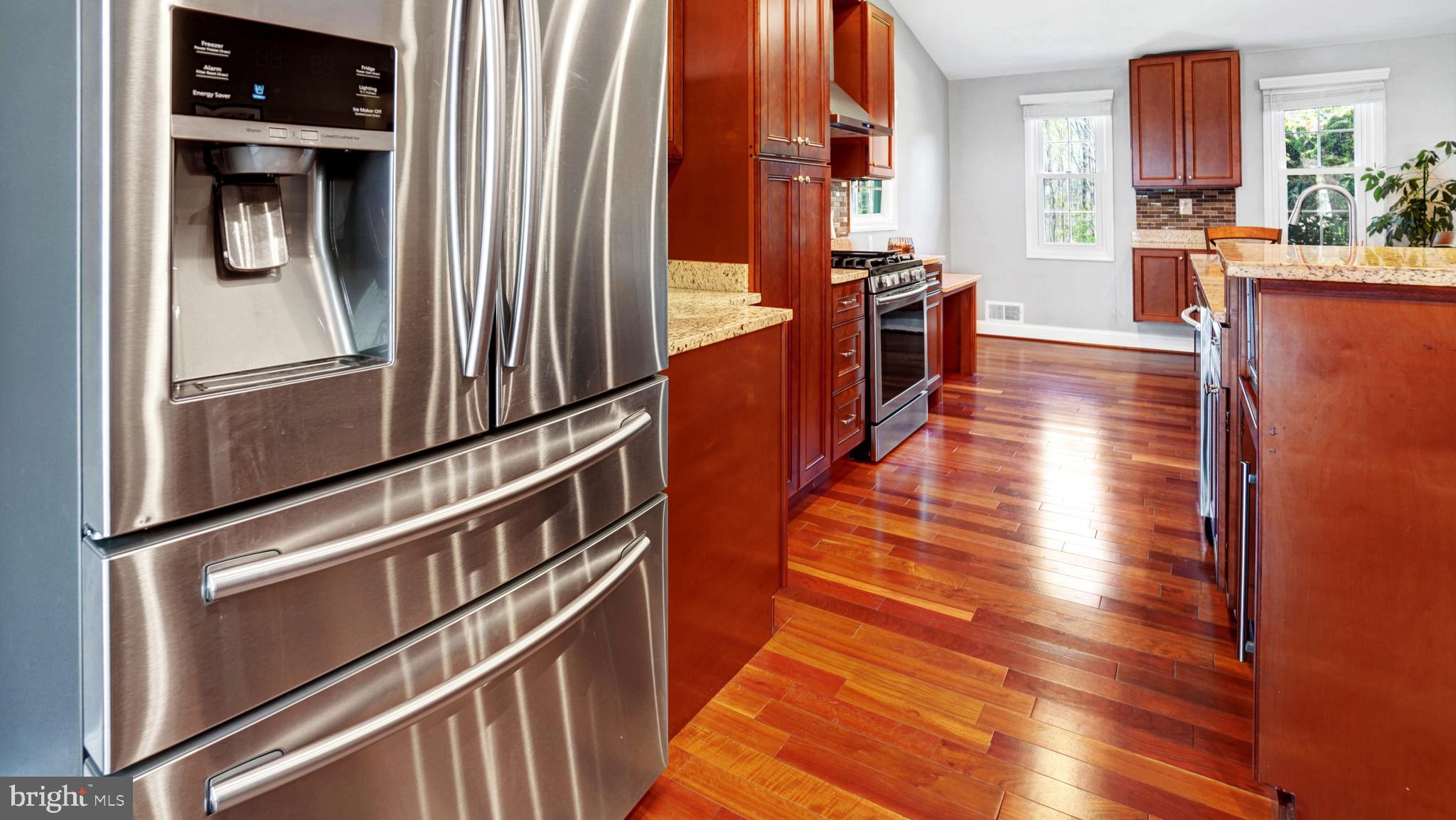 14400 Morton Hall Road Silver Spring, MD 20906 - Photo 7 of 32 Stainless steel appliances.