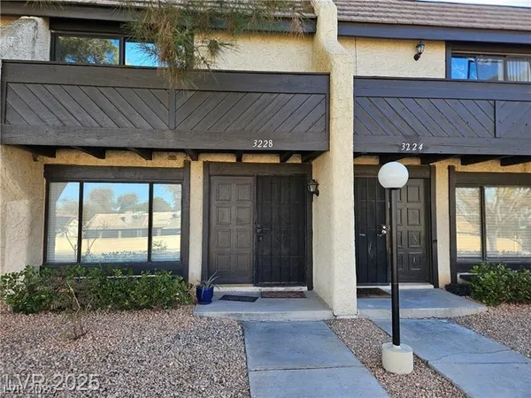 $1,725 | 3228 Longford Way, Las Vegas, NV 89121