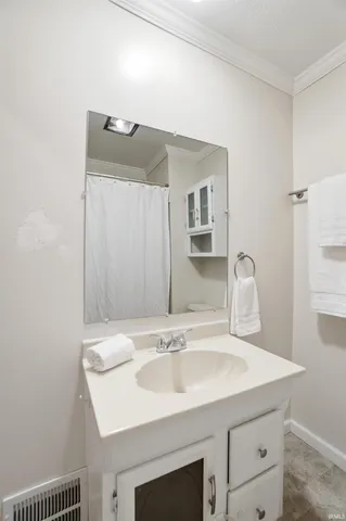 $1,200 | 1239 Charlotte Avenue, Fort Wayne, IN 46805