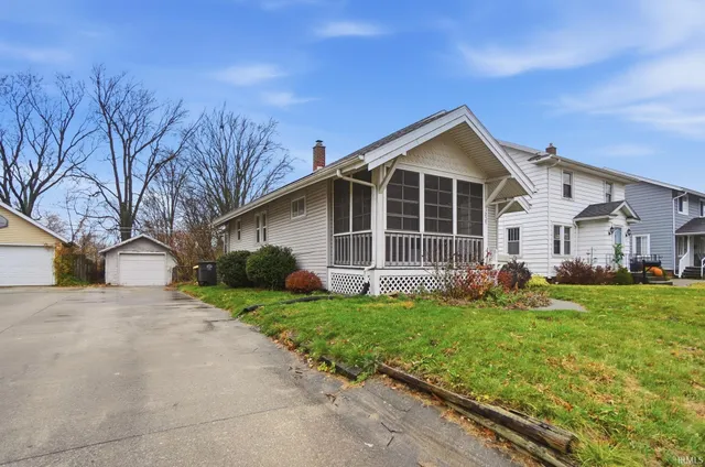 $1,200 | 1239 Charlotte Avenue, Fort Wayne, IN 46805