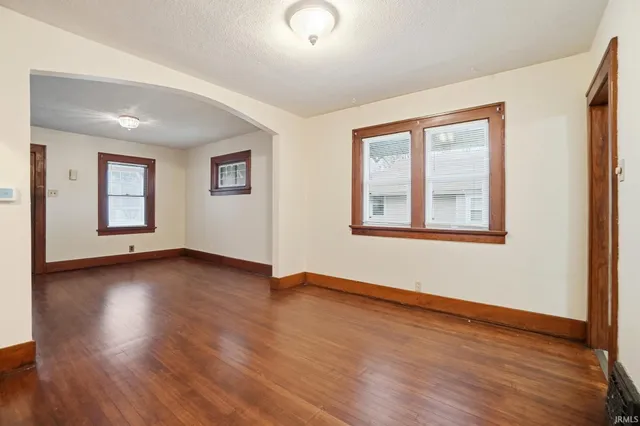 $1,200 | 1239 Charlotte Avenue, Fort Wayne, IN 46805