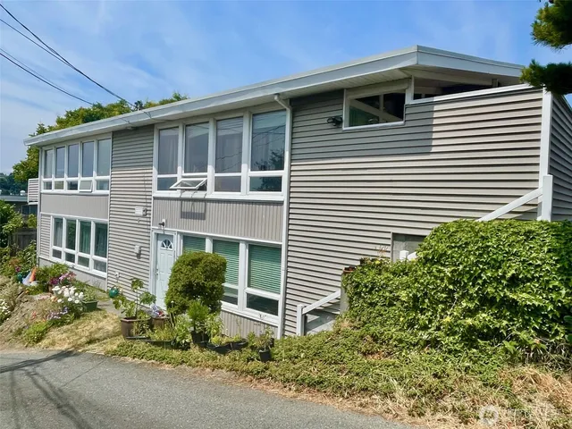 $1,550,000 | 2513 13th Avenue West, Seattle, WA 98119