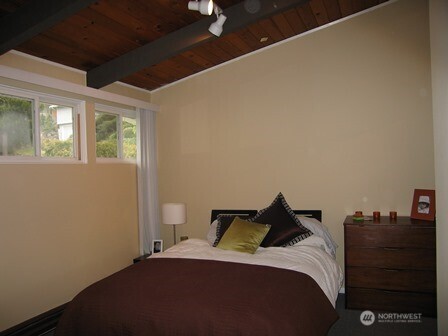 2513 13th Avenue West Seattle, WA 98119 - Photo 15 of 28