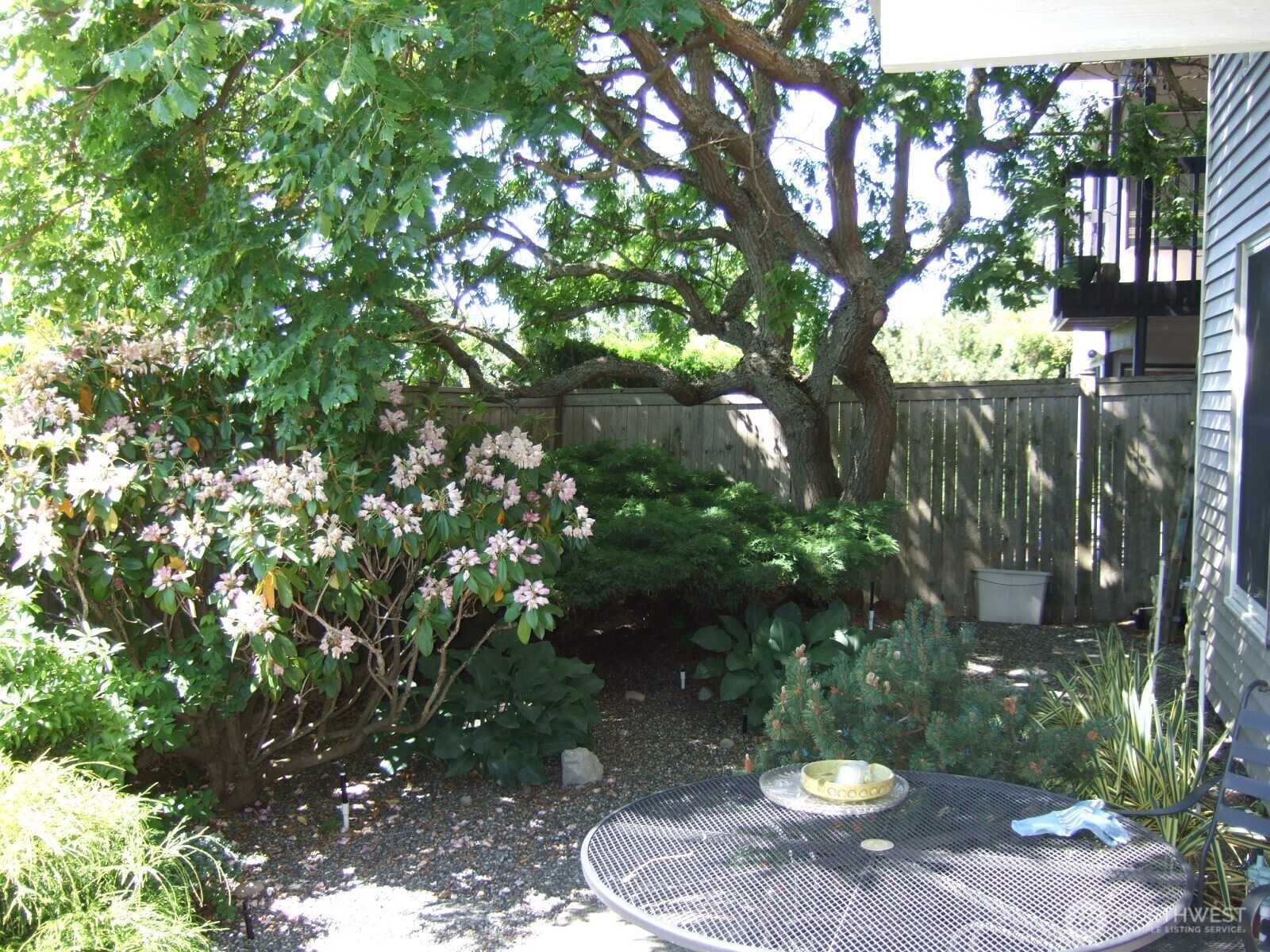 2513 13th Avenue West Seattle, WA 98119 - Photo 21 of 28