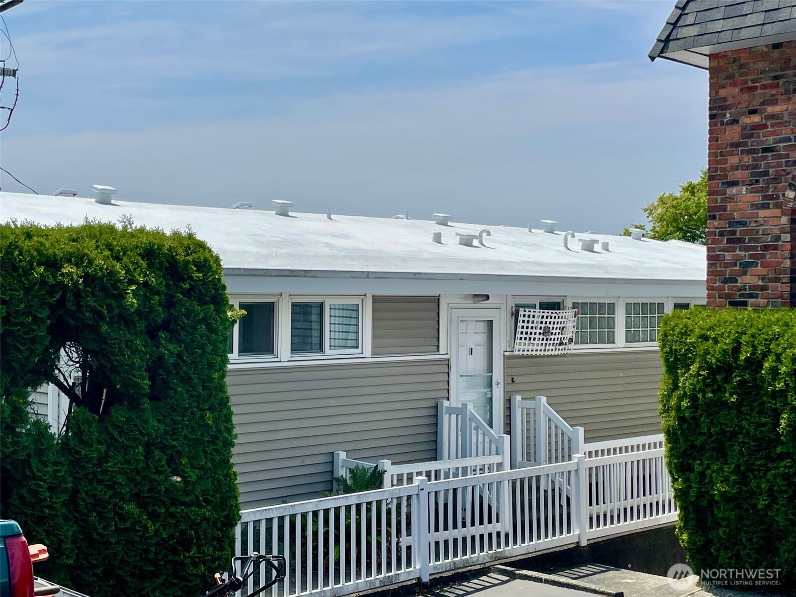 2513 13th Avenue West Seattle, WA 98119 - Photo 5 of 28