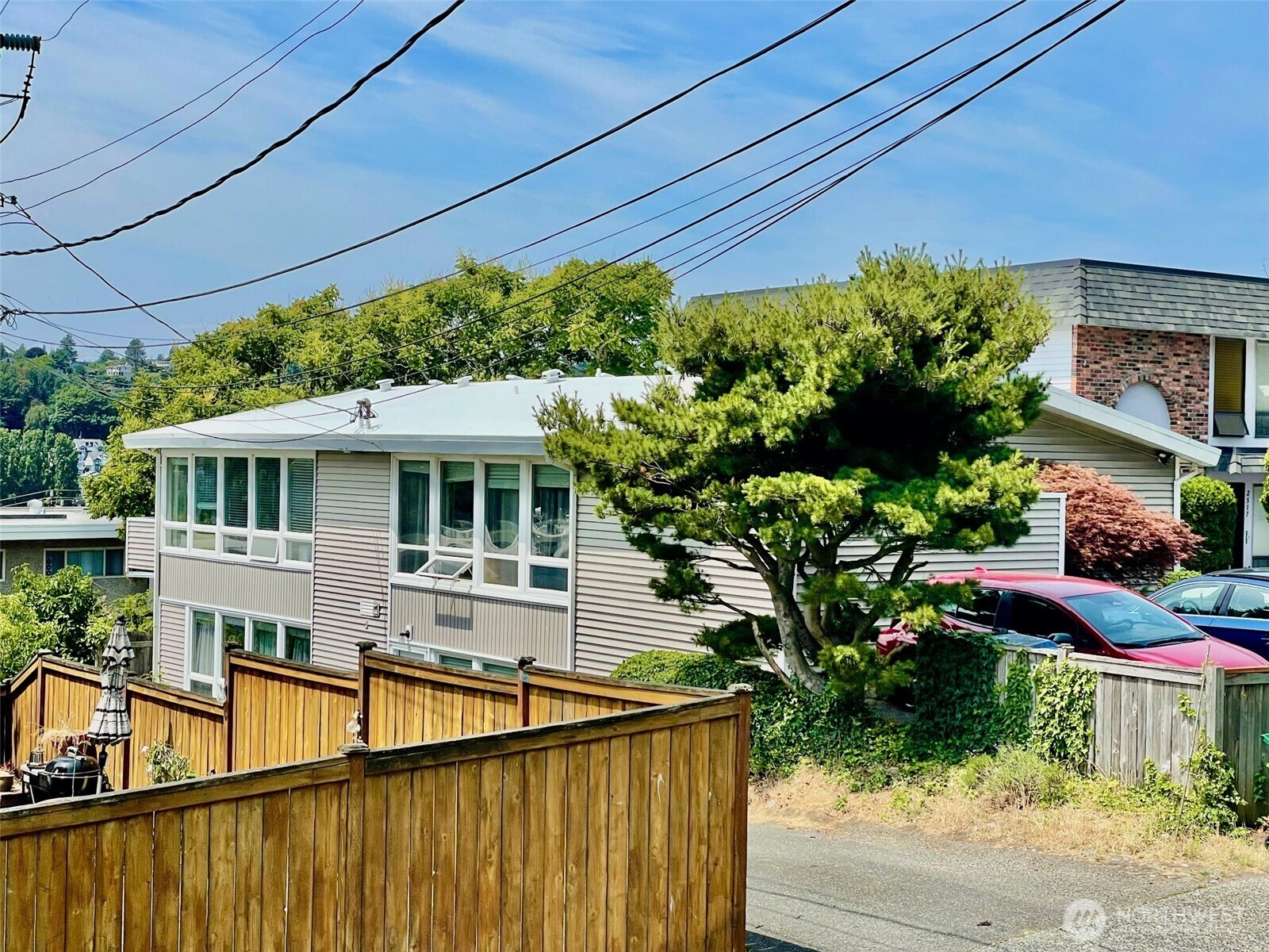 2513 13th Avenue West Seattle, WA 98119 - Photo 7 of 28