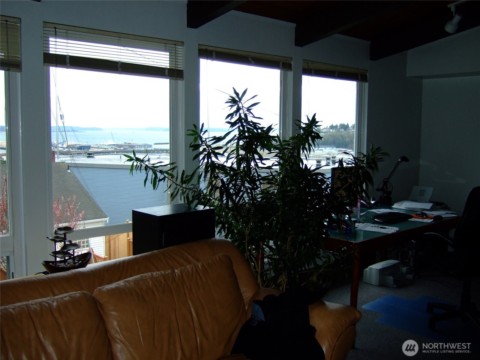 2513 13th Avenue West Seattle, WA 98119 - Photo 9 of 28