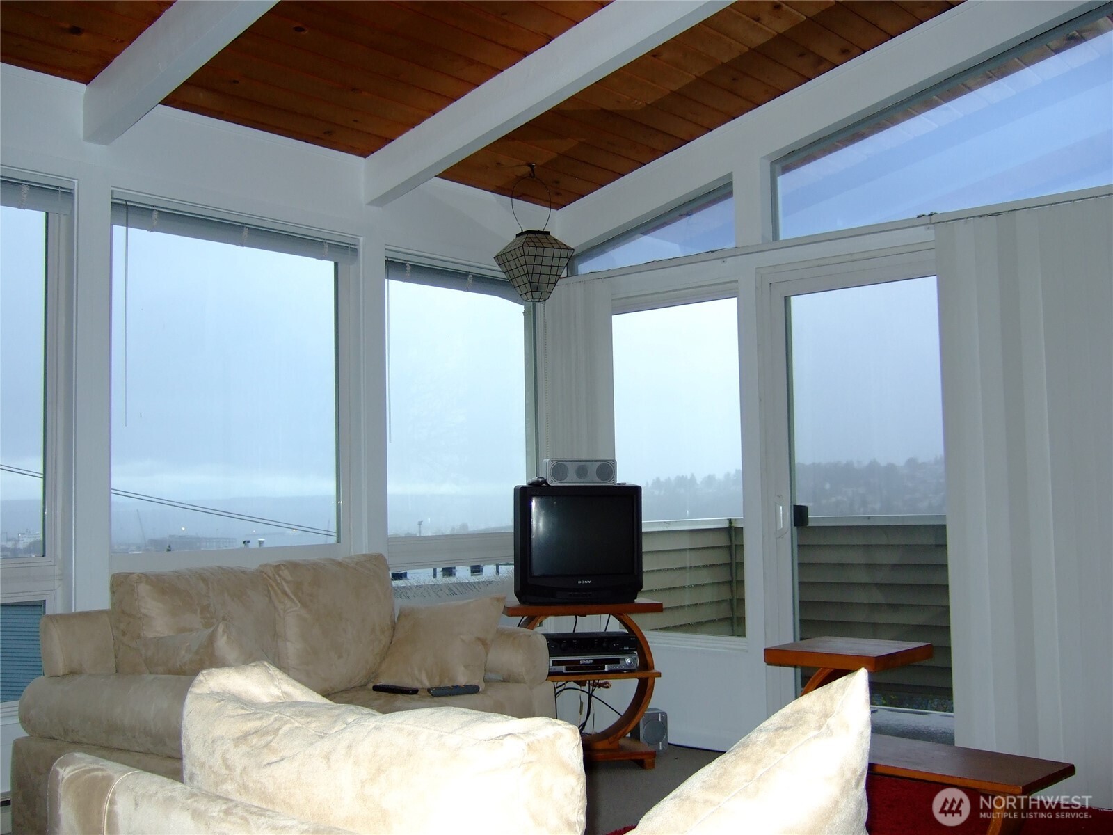 2513 13th Avenue West Seattle, WA 98119 - Photo 10 of 28