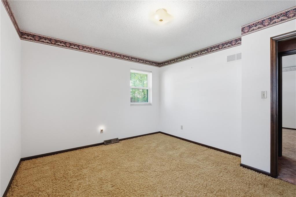 3300 South Phelps Road Independence, MO 64055 - Photo 17 of 31