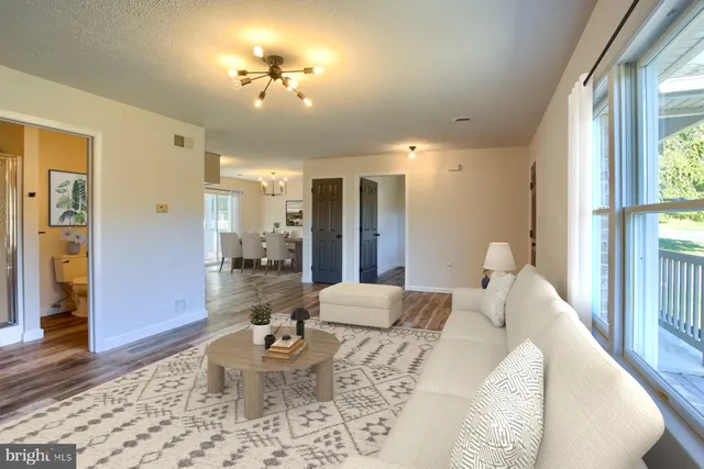 $269,900 | 15 Courtney Drive, Shippensburg, PA 17257