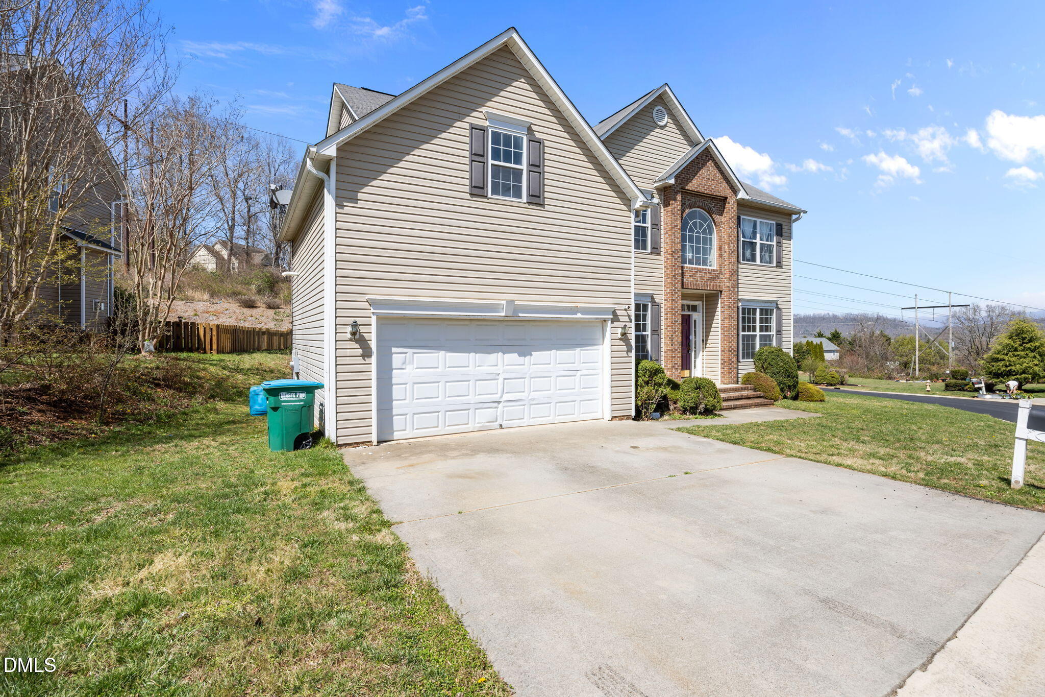 21 Groton Way Arden, NC 28704 - Photo 2 of 40 41-web-or-mls-IMG_0880