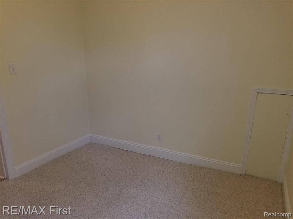 2239 Ridgemont Road Grosse Pointe, MI 48236 - Photo 8 of 19