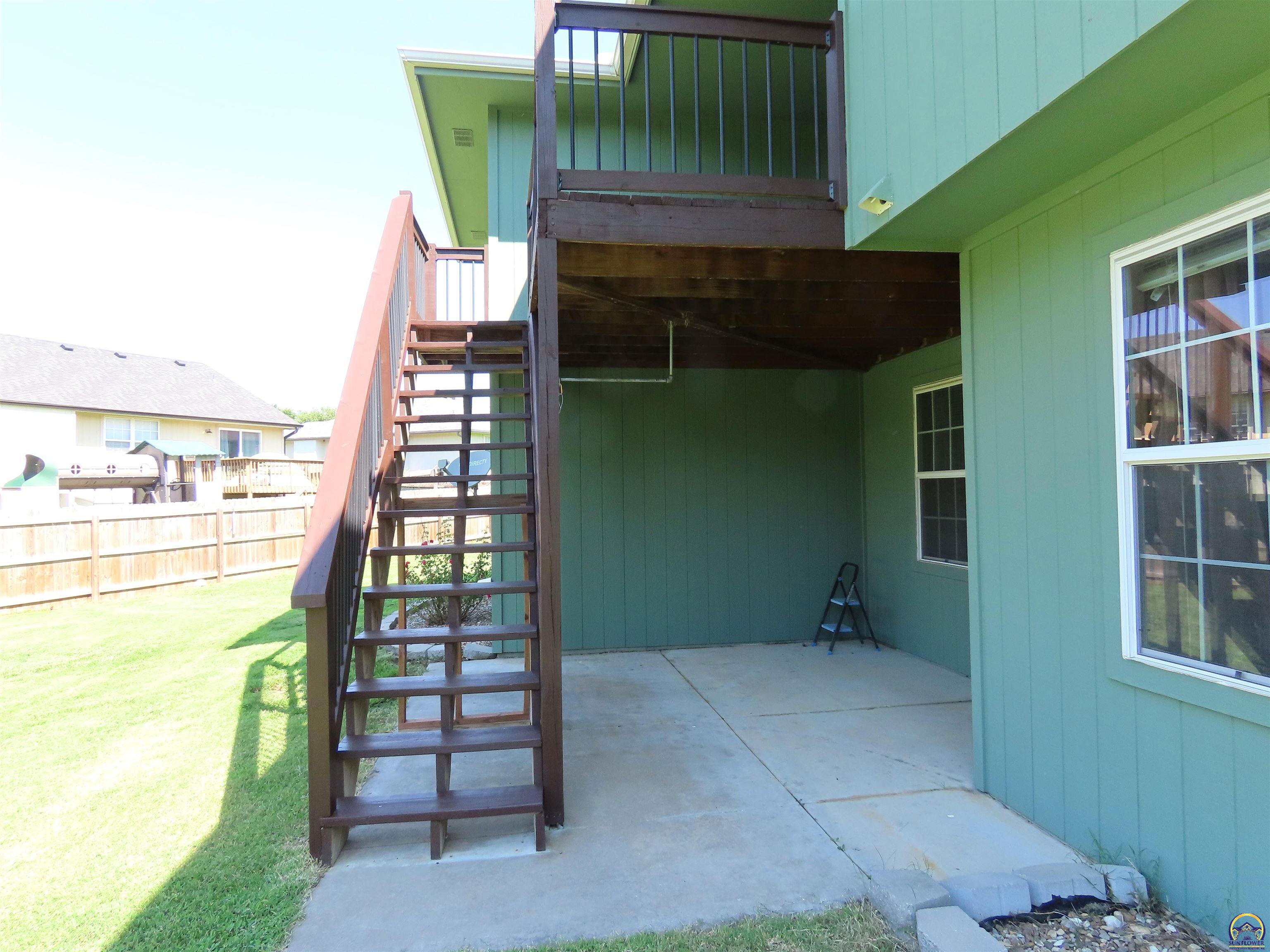 3909 Northwest Fielding Terrace Topeka, KS 66618 - Photo 30 of 33