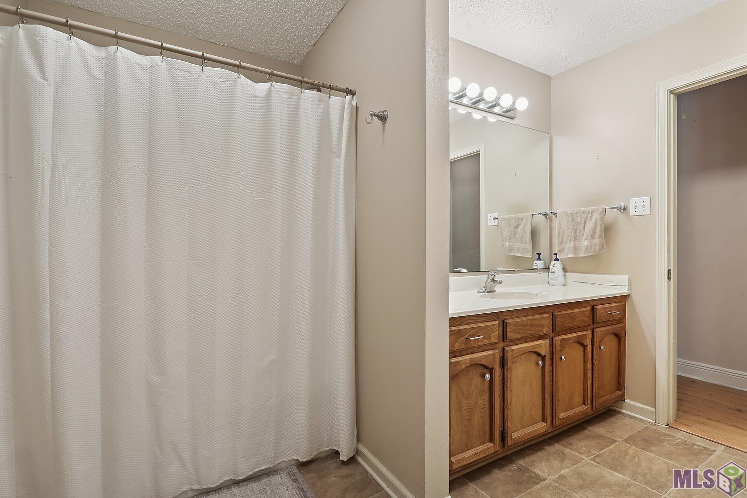 18930 King George Road Livingston, LA 70754 - Photo 13 of 25 Main House Bathroom 2