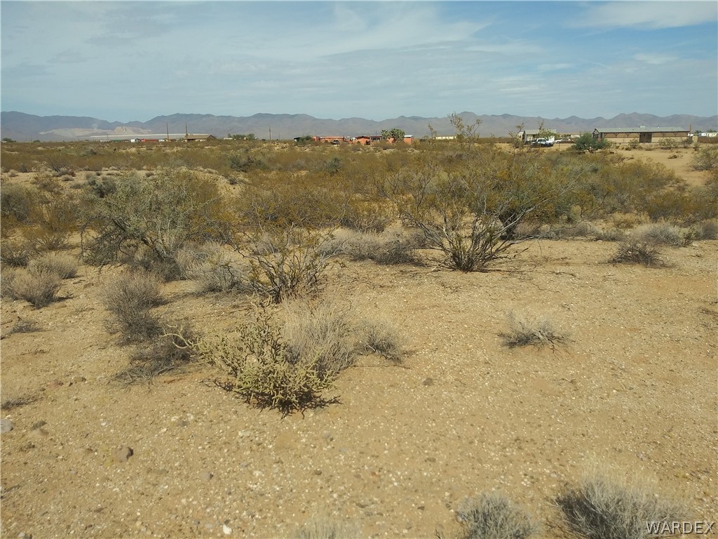 5272 Cordes Road Golden Valley, AZ 86413 - Photo 2 of 3 a view of lake and mountain