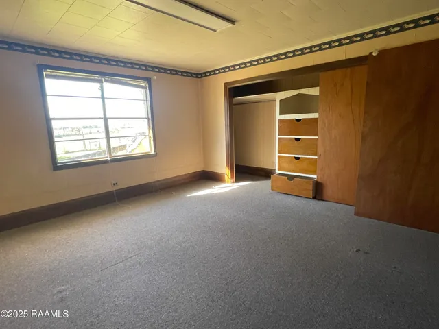 $87,700 | 910 South Railroad Street, Delcambre, LA 70528