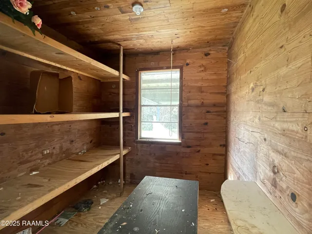 $87,700 | 910 South Railroad Street, Delcambre, LA 70528