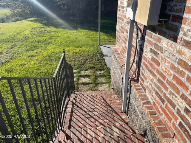 $87,700 | 910 South Railroad Street, Delcambre, LA 70528