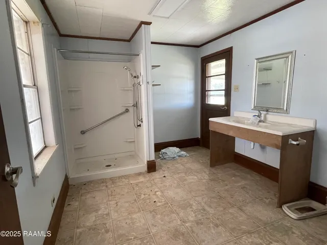 $87,700 | 910 South Railroad Street, Delcambre, LA 70528