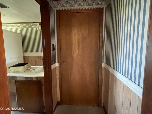 $87,700 | 910 South Railroad Street, Delcambre, LA 70528