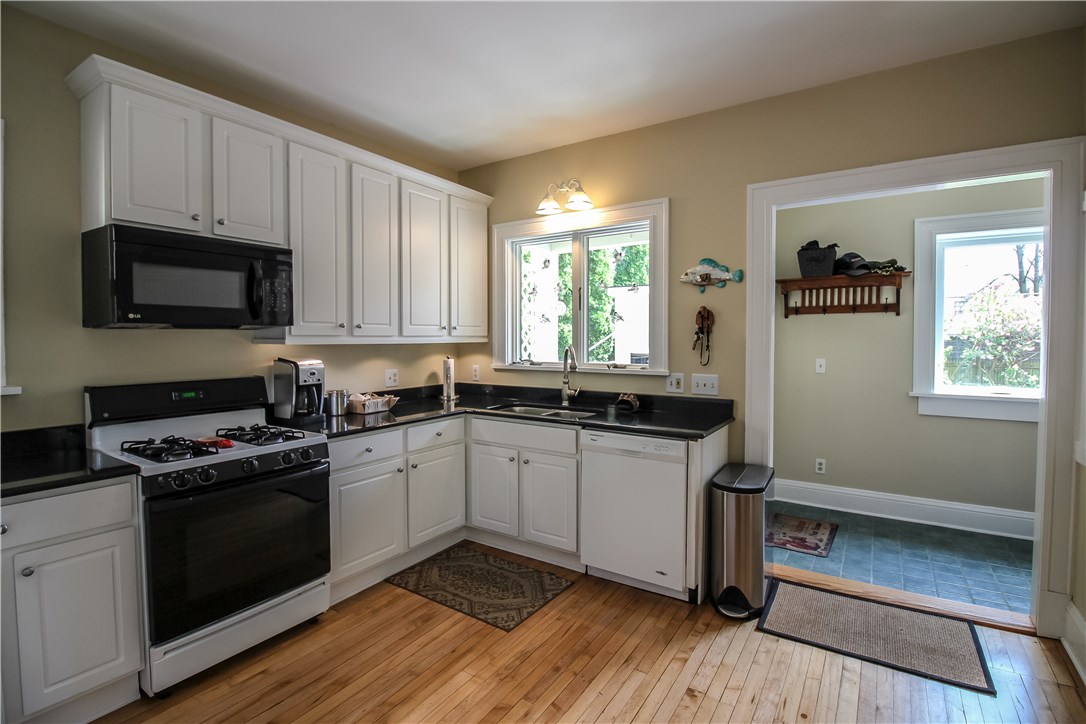 194 Brunswick Street Rochester, NY 14607 - Photo 10 of 27