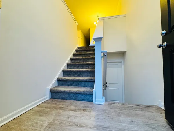 $299,900 | 810 Four Seasons Boulevard, Aurora, IL 60504