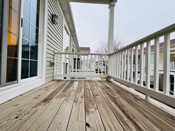 $299,900 | 810 Four Seasons Boulevard, Aurora, IL 60504