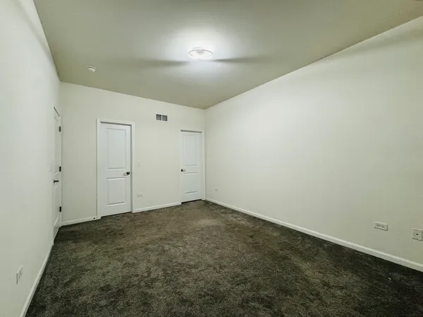 $299,900 | 810 Four Seasons Boulevard, Aurora, IL 60504