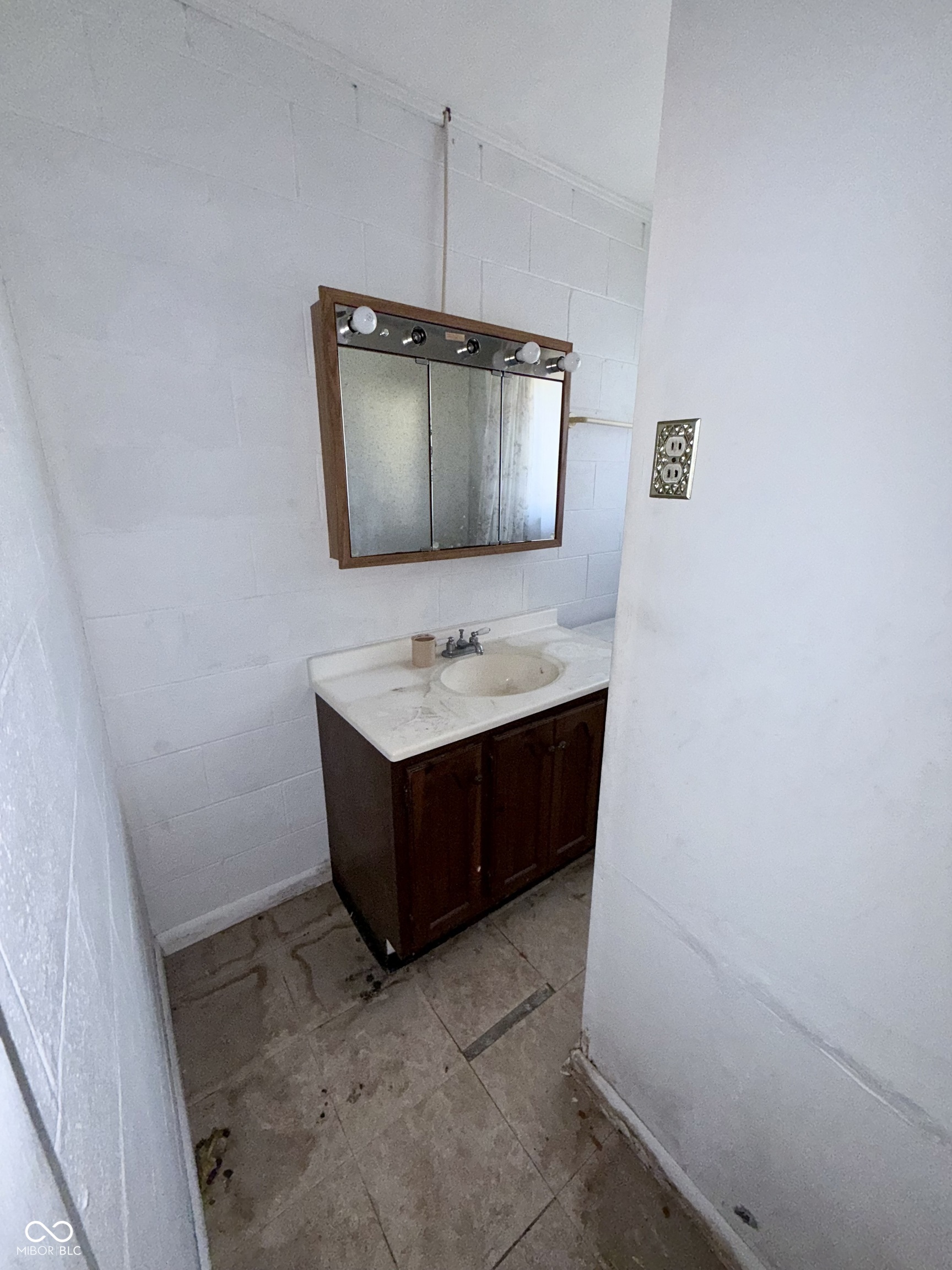 500 Averitt Road Greenwood, IN 46142 - Photo 44 of 55