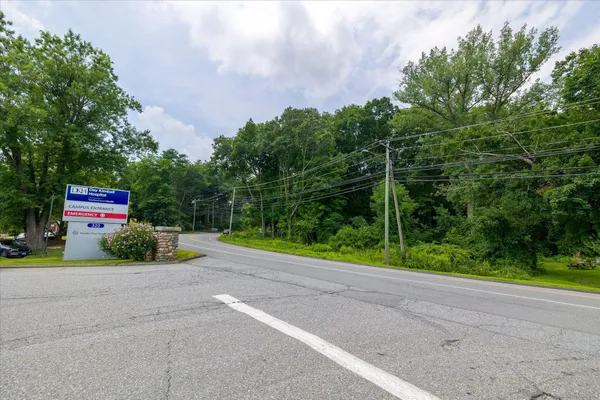 $525,000 | 219 Pomfret Street, Putnam, CT 06260