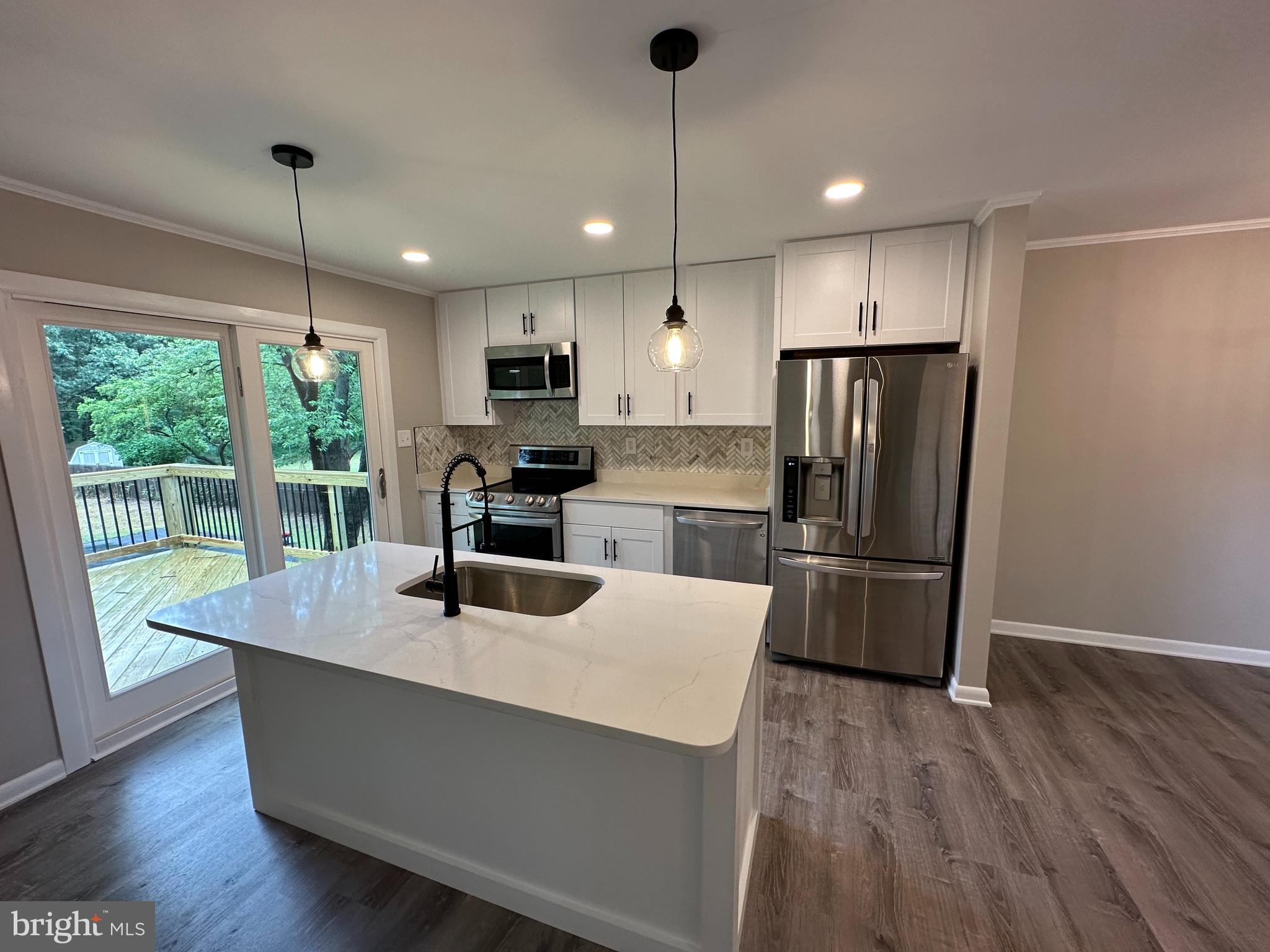 2761 Bayside Beach Road Pasadena, MD 21122 - Photo 2 of 37 Gallery Image 2