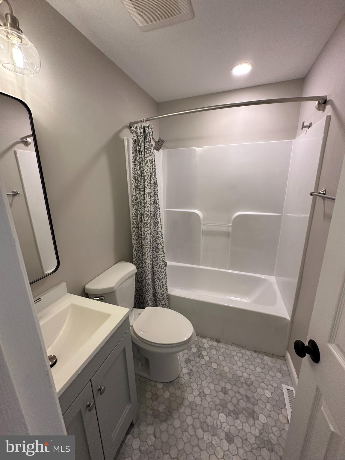 2761 Bayside Beach Road Pasadena, MD 21122 - Photo 25 of 37 Gallery Image 25