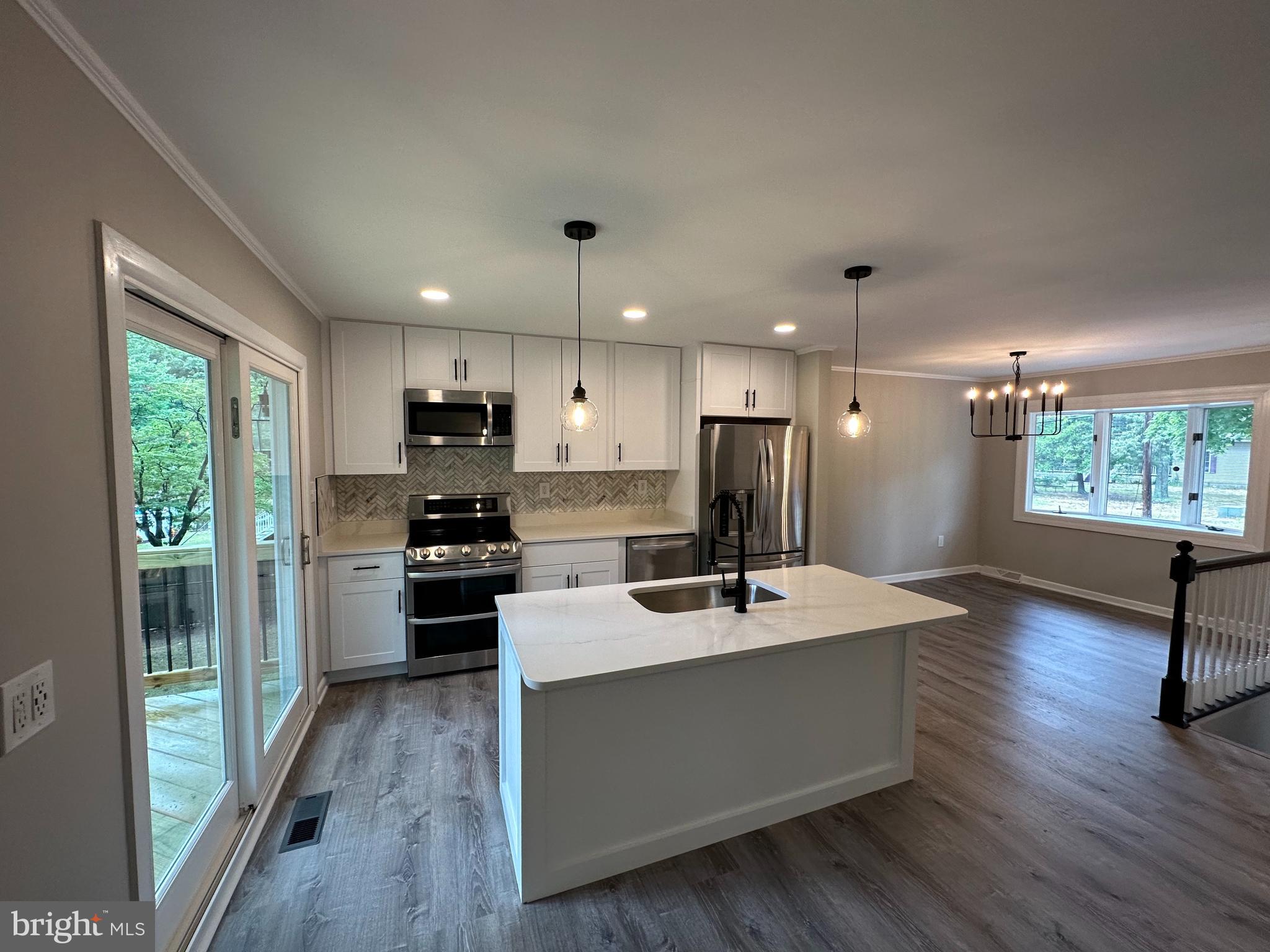 2761 Bayside Beach Road Pasadena, MD 21122 - Photo 3 of 37 Gallery Image 3