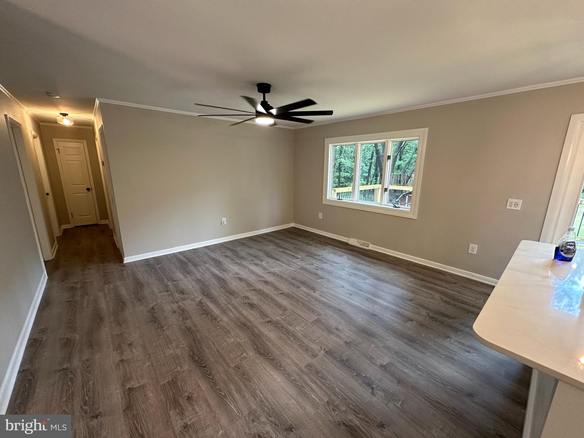 2761 Bayside Beach Road Pasadena, MD 21122 - Photo 6 of 37 Gallery Image 6