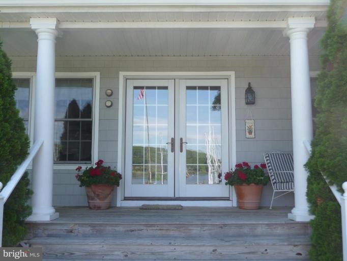 384 North Shore Road Pasadena, MD 21122 - Photo 24 of 28 Exterior #3