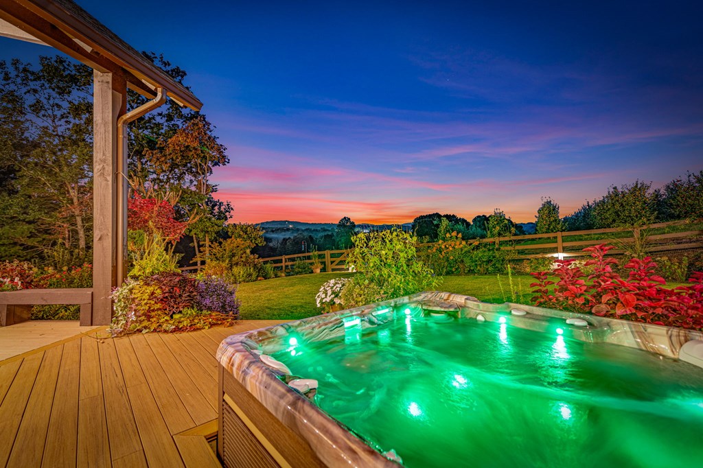 1241 Scenic Drive Blue Ridge, GA 30513 - Photo 14 of 96