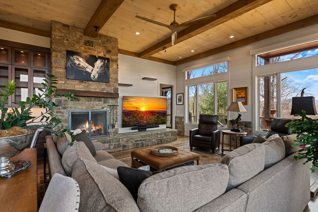 1241 Scenic Drive Blue Ridge, GA 30513 - Photo 19 of 96