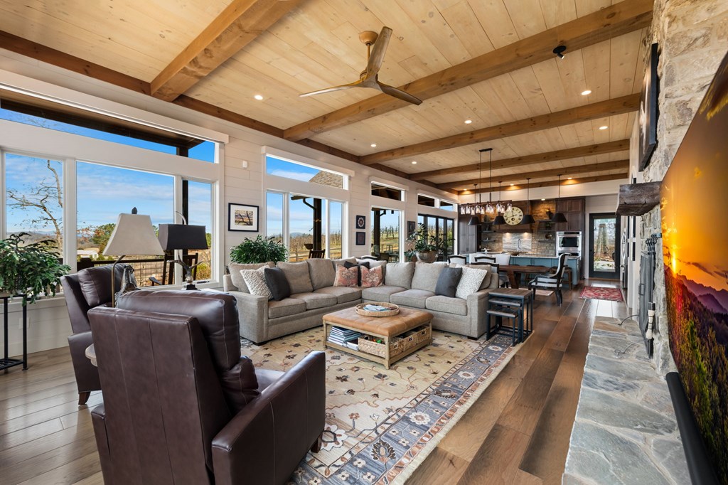 1241 Scenic Drive Blue Ridge, GA 30513 - Photo 22 of 96