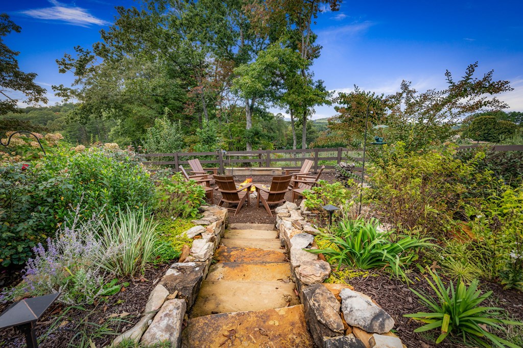 1241 Scenic Drive Blue Ridge, GA 30513 - Photo 38 of 96