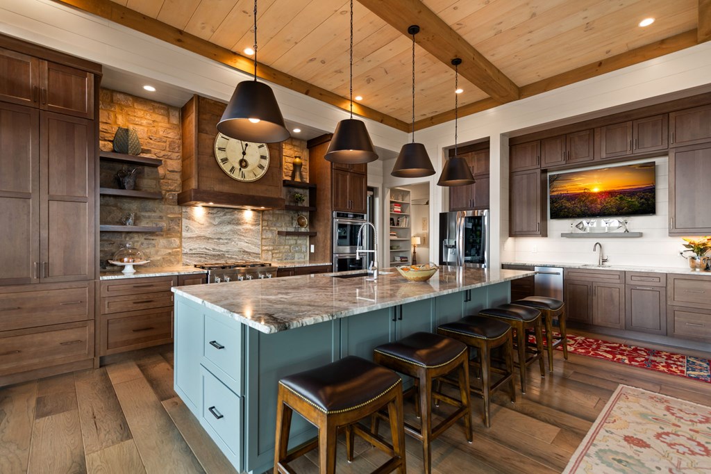 1241 Scenic Drive Blue Ridge, GA 30513 - Photo 7 of 96