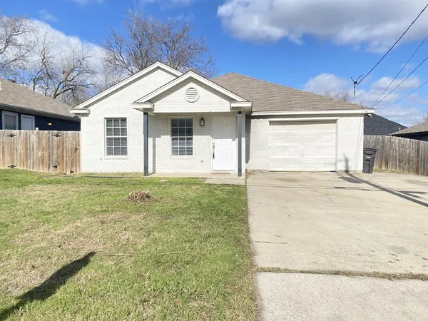 $1,895 | 5125 Sunshine Drive, Fort Worth, TX 76105