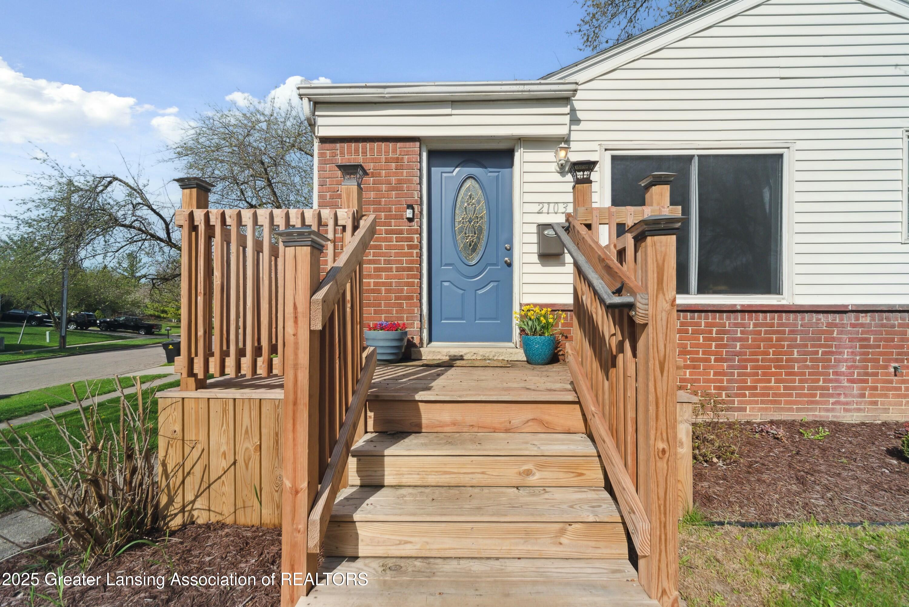 2103 Barstow Road Lansing, MI 48906 - Photo 4 of 35 tempImage6R3Y9T