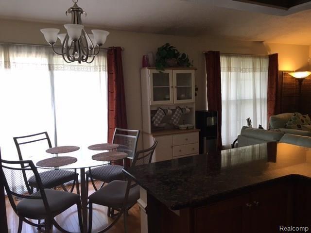 823 Langdon Court Rochester, MI 48307 - Photo 4 of 19