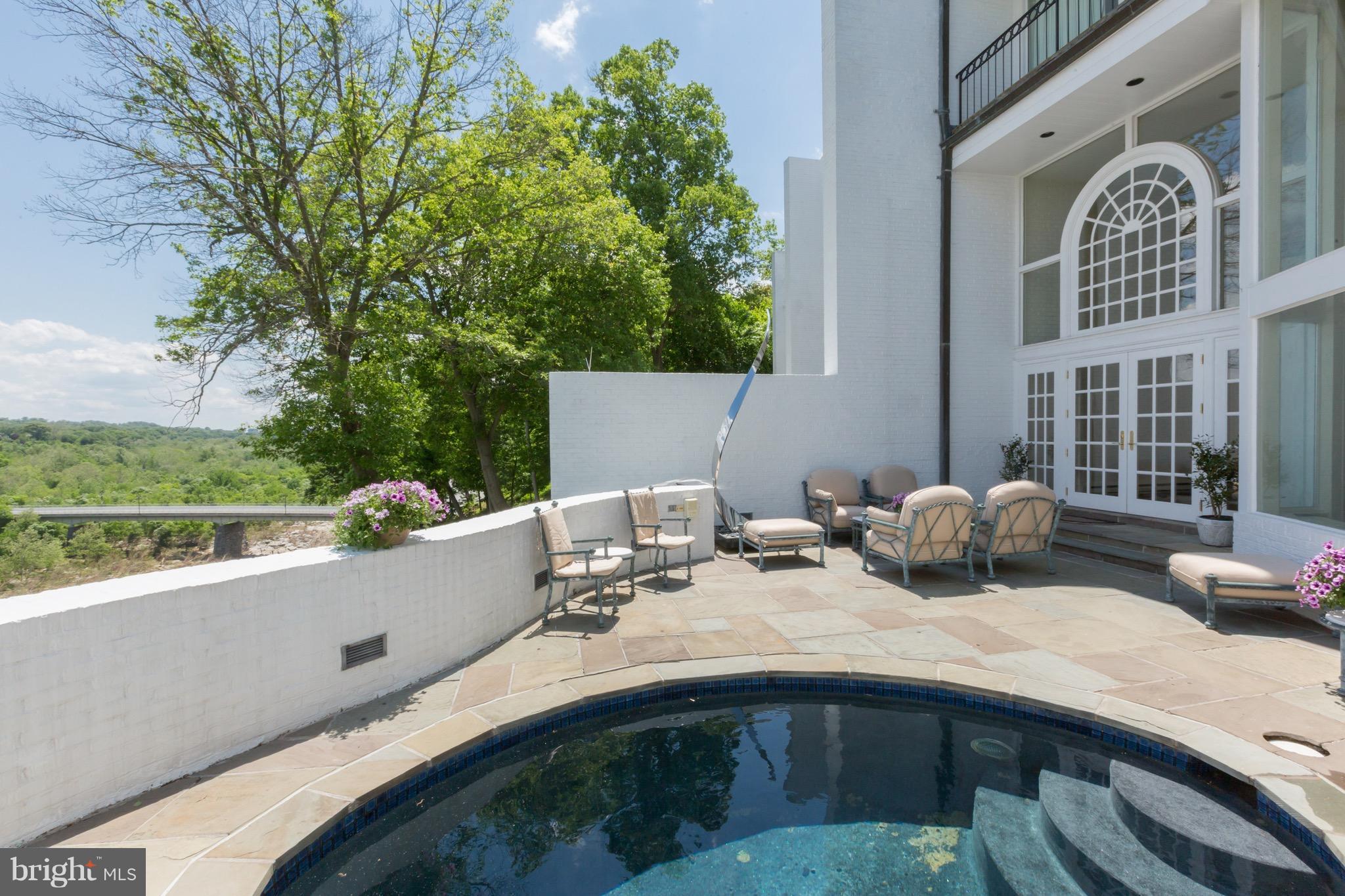 187 Chain Bridge Road Arlington, VA 22101 - Photo 22 of 24 Pool